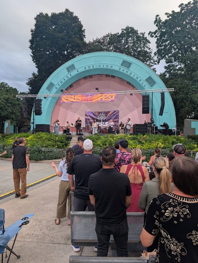 Evening worship at the George R. Robinson Bandshell